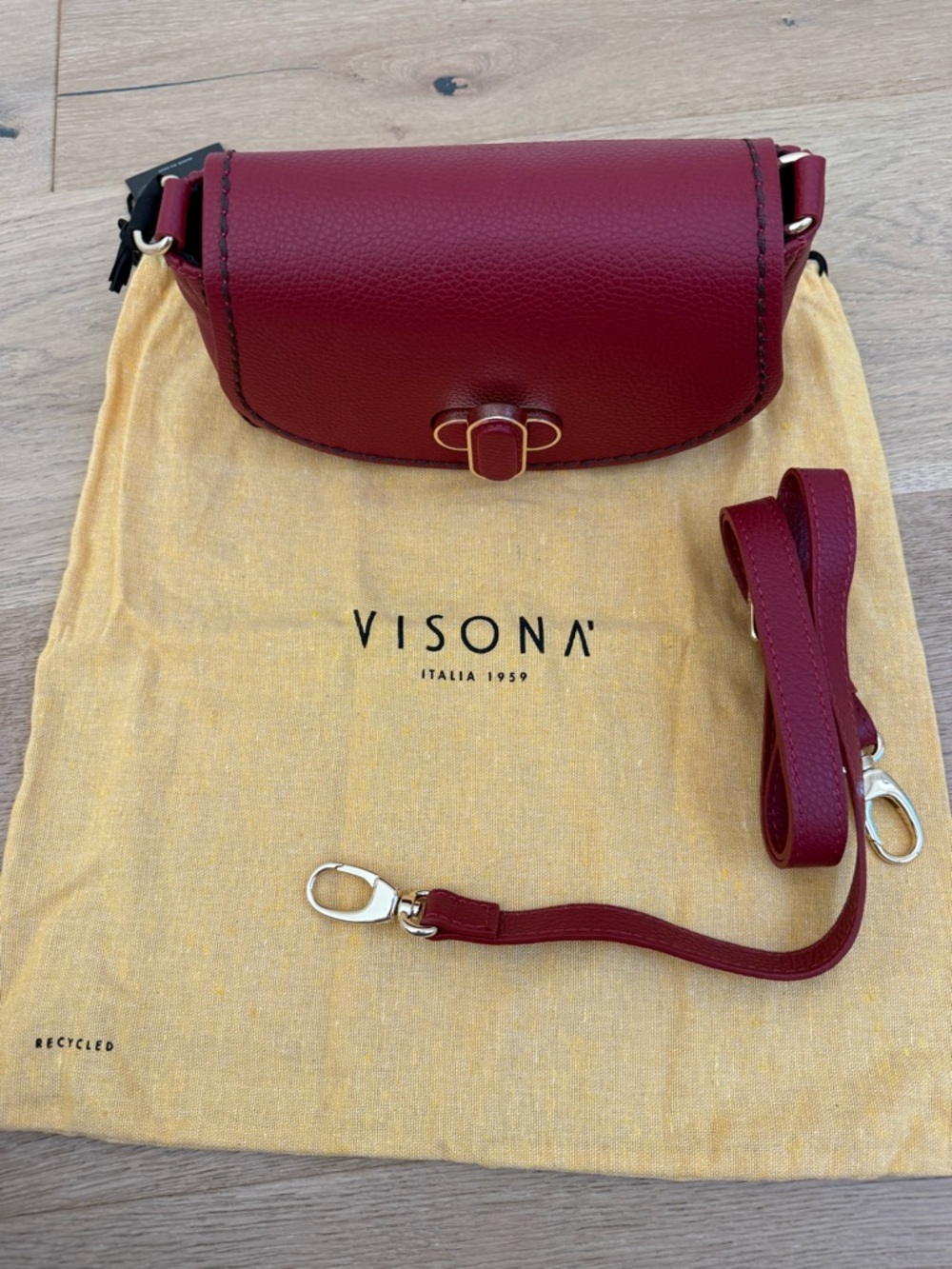 Plinio Visona Italia Red Leather Crossbody Bag Gold Hardware Turn Lock NWT - Picture 8 of 8
